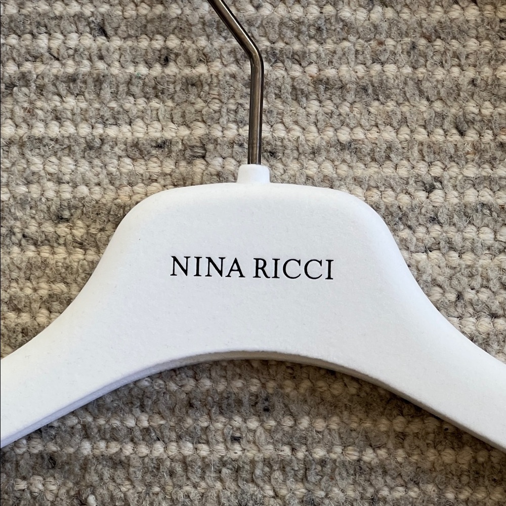 Nina Ricci white velvet clothes hangers (set of 2) - Picture 2 of 5